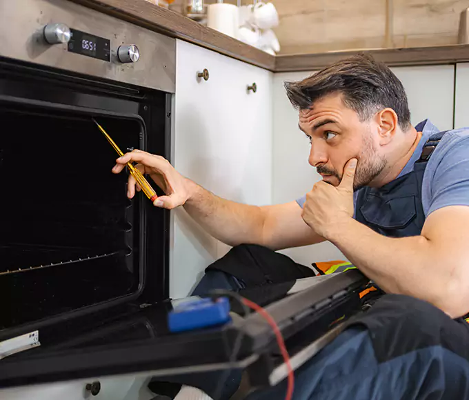 Why Worcester Households Choose Worcester Appliance Pro for Every Gas Oven Fix?